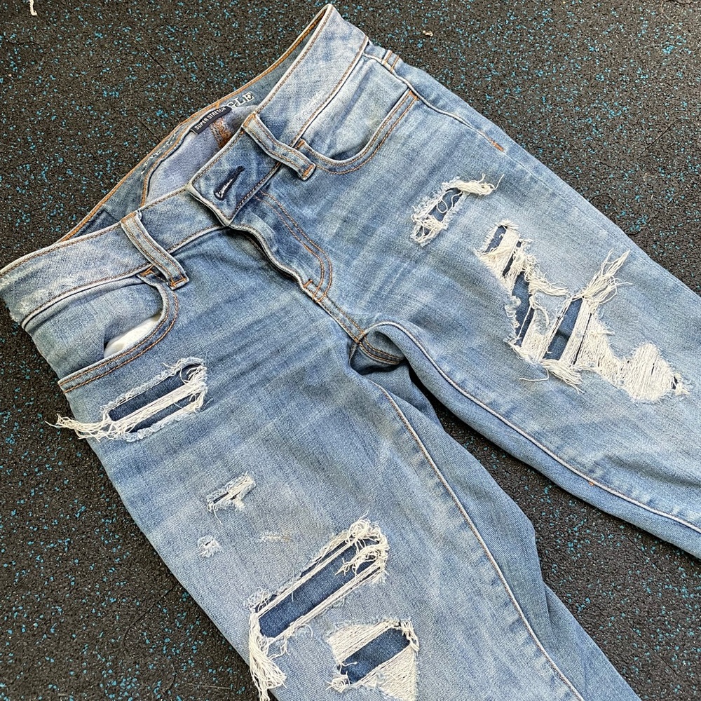 American eagle ripped jeans